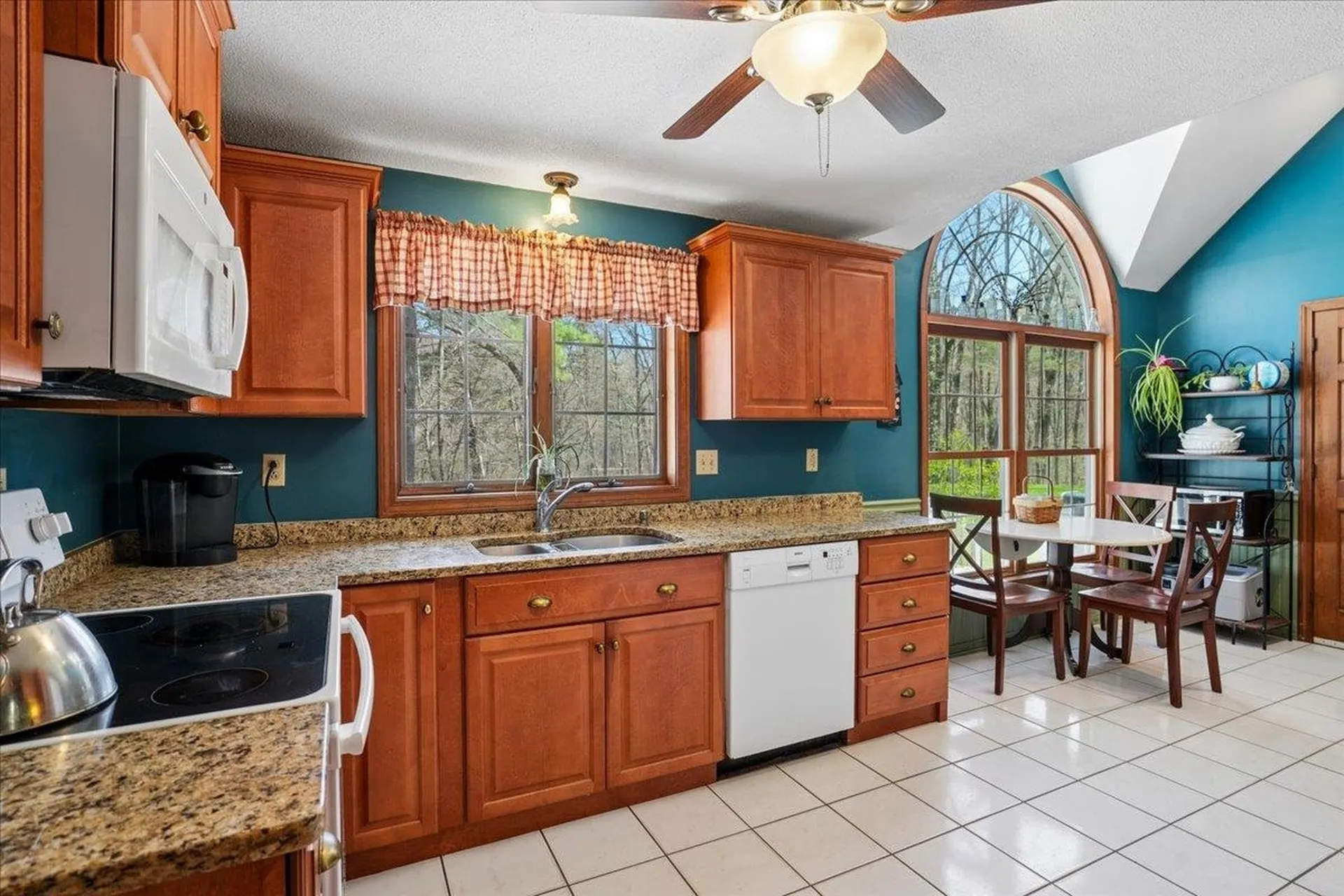 112 Hardy Road Londonderry NH 03053