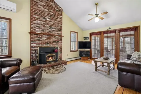 112 Hardy Road Londonderry NH 03053