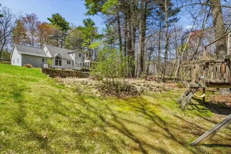 112 Hardy Road Londonderry NH 03053