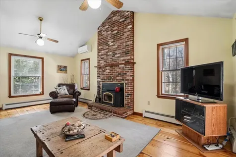 112 Hardy Road Londonderry NH 03053