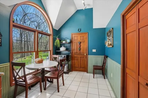 112 Hardy Road Londonderry NH 03053