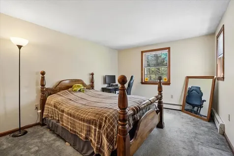 112 Hardy Road Londonderry NH 03053