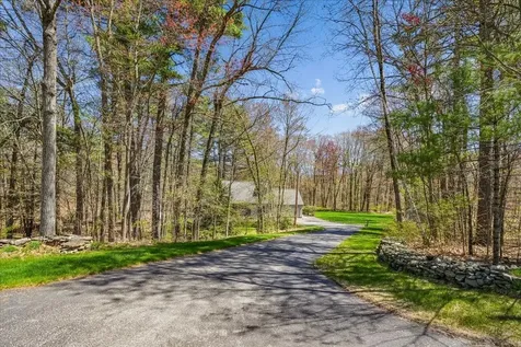 112 Hardy Road Londonderry NH 03053
