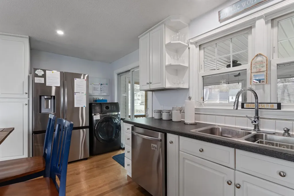 4 Hutchinson Drive Hampton NH 03842