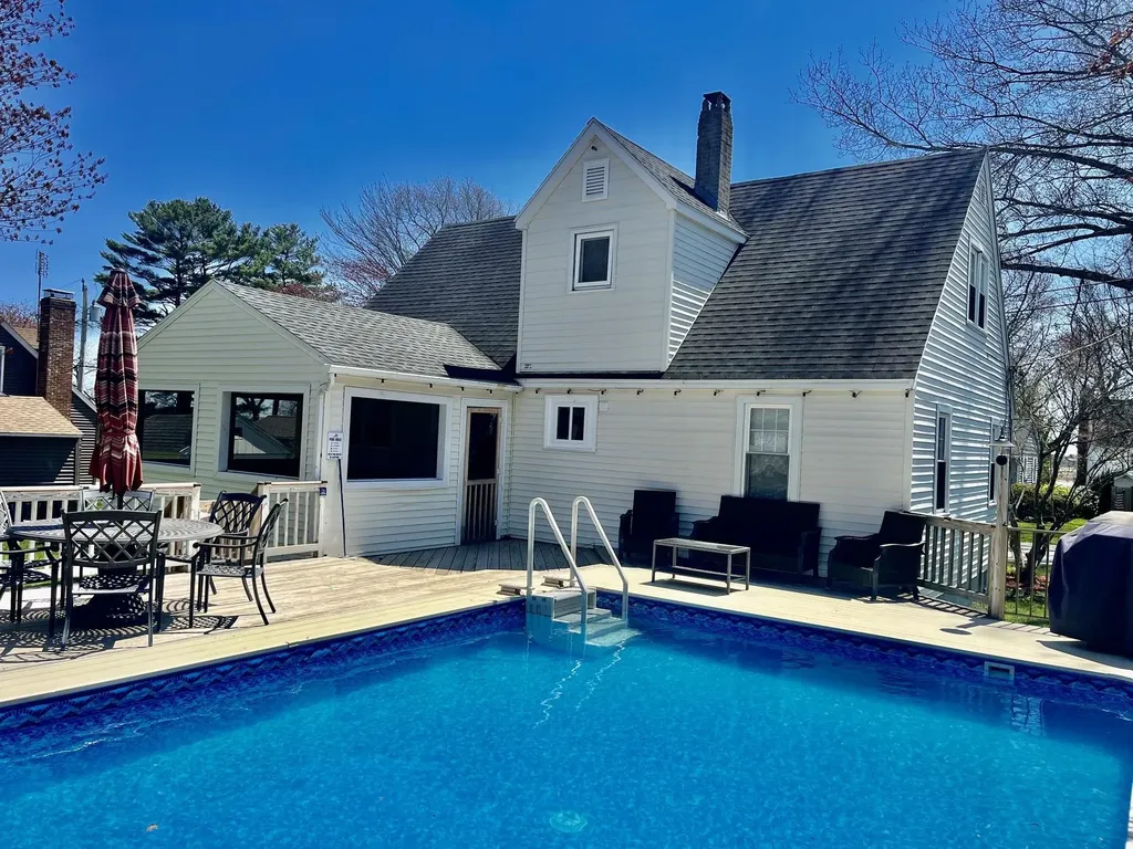 4 Hutchinson Drive Hampton NH 03842
