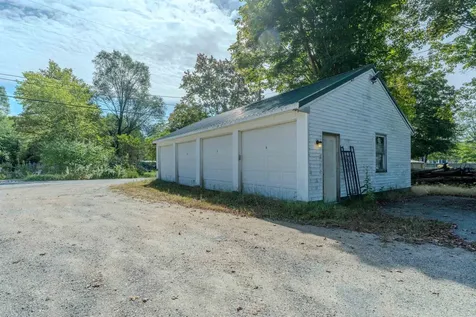 13 Elm Street Newton NH 03858