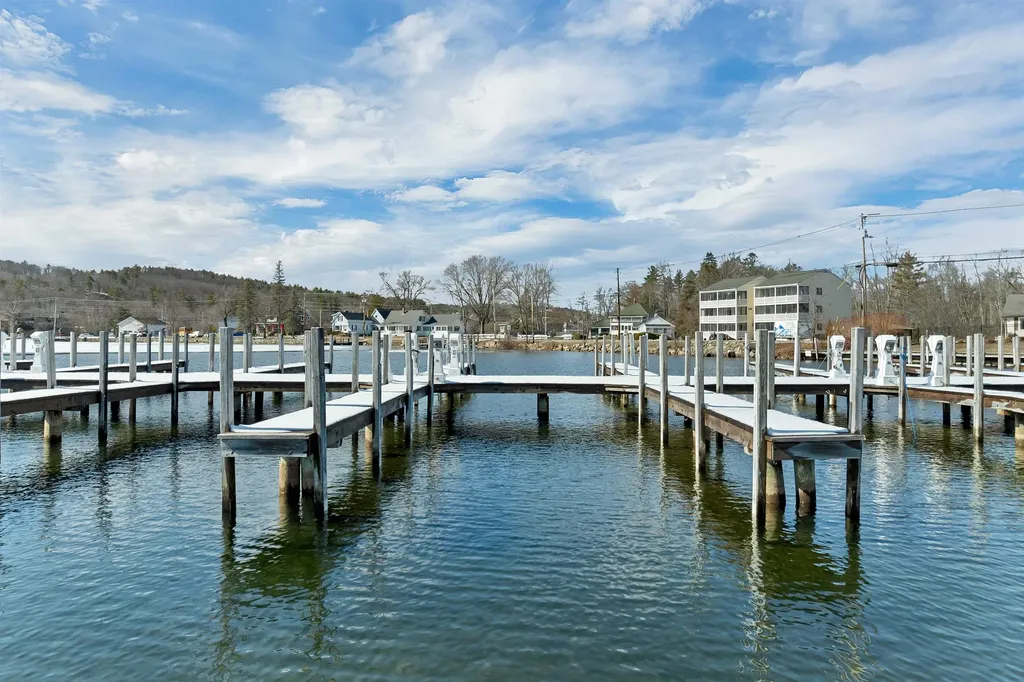 21 Pleasant Street Meredith NH 03253