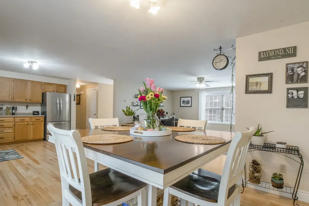 18 Essex Drive Raymond NH 03077