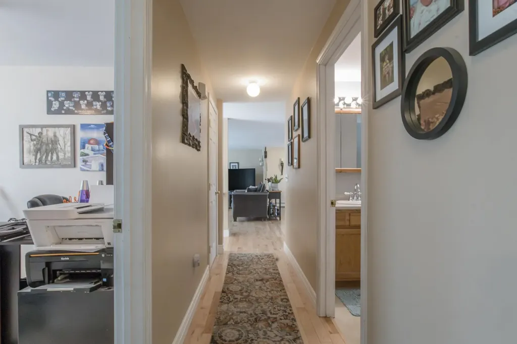 18 Essex Drive Raymond NH 03077