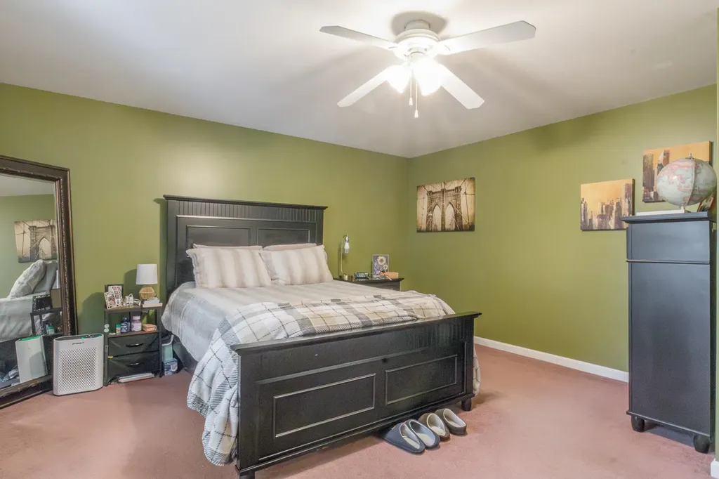 18 Essex Drive Raymond NH 03077