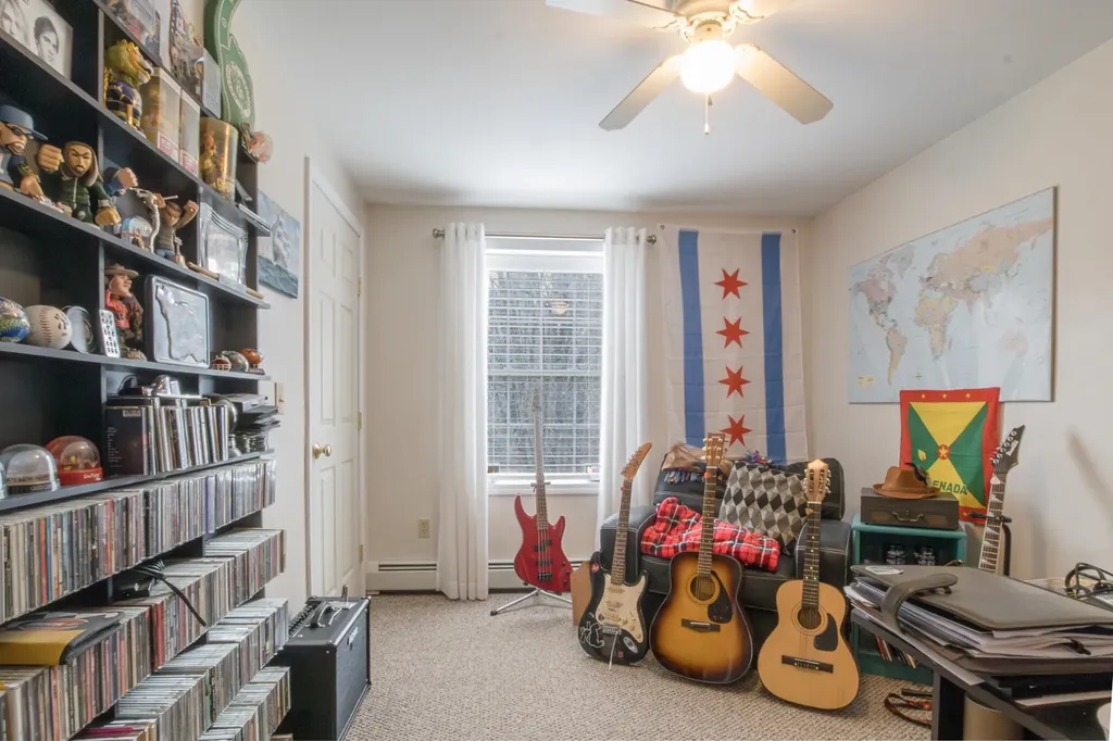 18 Essex Drive Raymond NH 03077