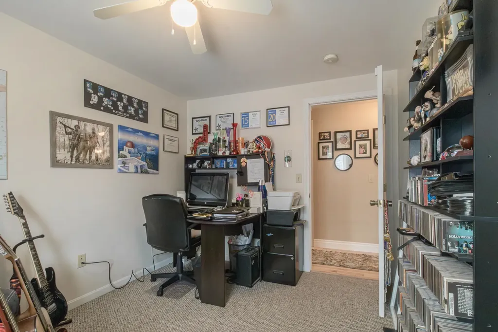 18 Essex Drive Raymond NH 03077
