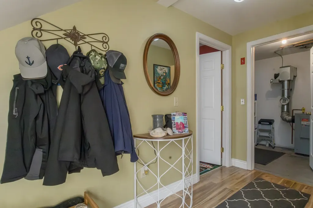 18 Essex Drive Raymond NH 03077