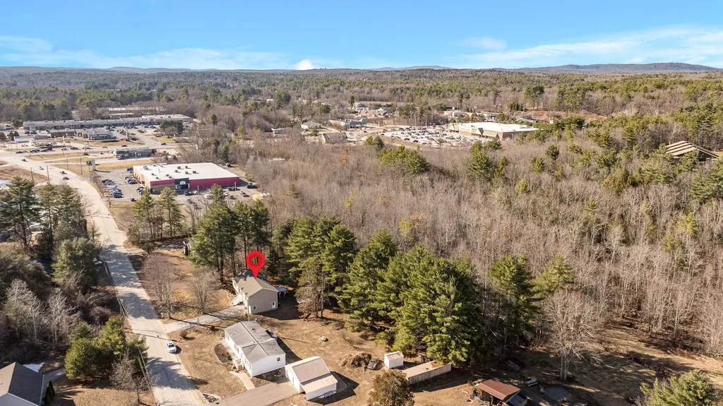 18 Essex Drive Raymond NH 03077