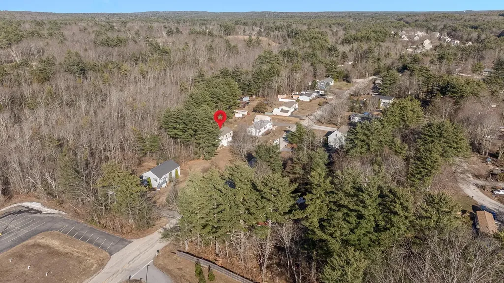 18 Essex Drive Raymond NH 03077
