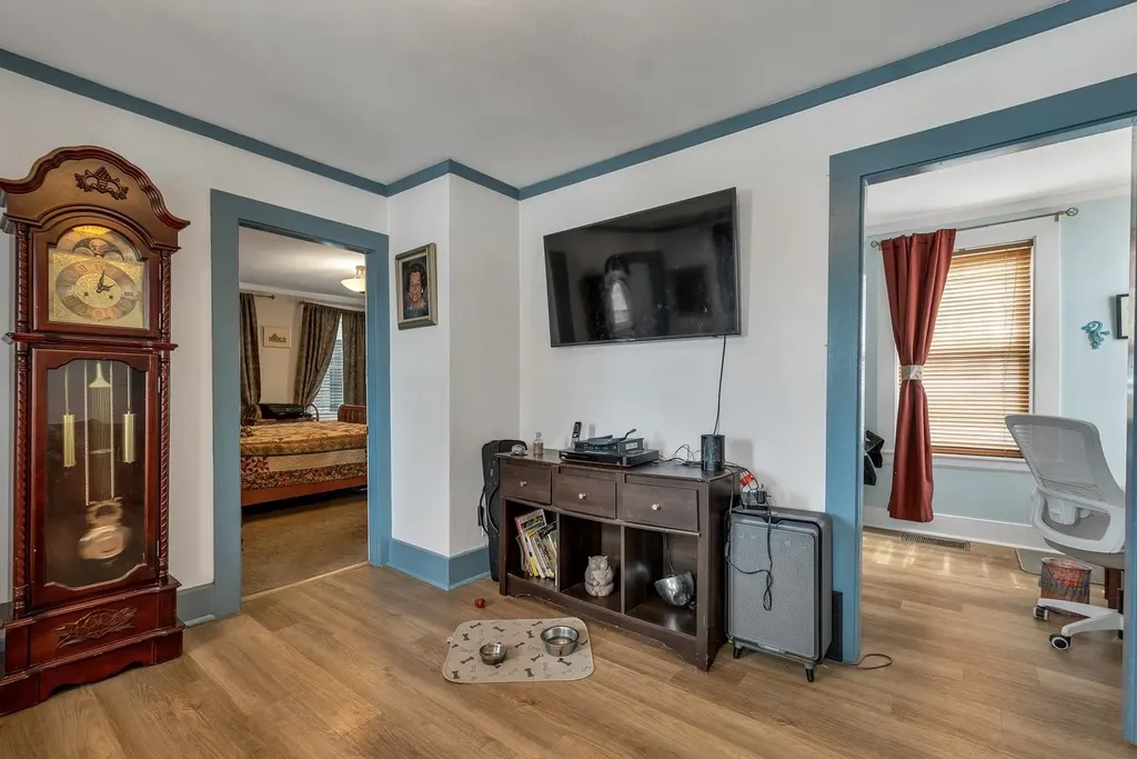 31 Pine Street Wolfeboro NH 03894-0000