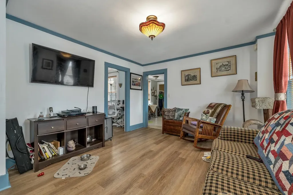31 Pine Street Wolfeboro NH 03894-0000