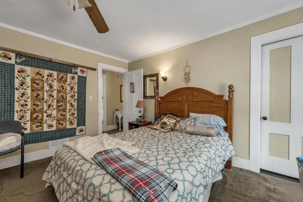 31 Pine Street Wolfeboro NH 03894-0000
