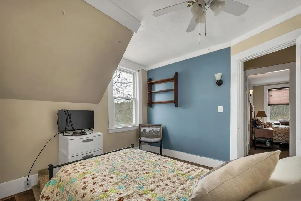 31 Pine Street Wolfeboro NH 03894-0000