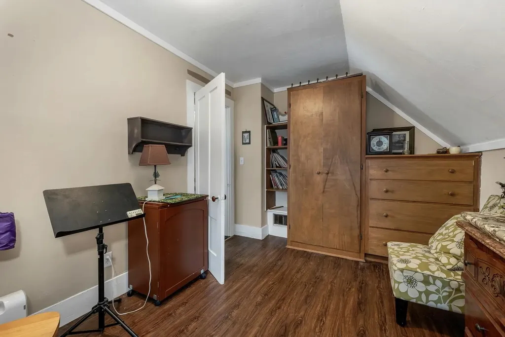 31 Pine Street Wolfeboro NH 03894-0000