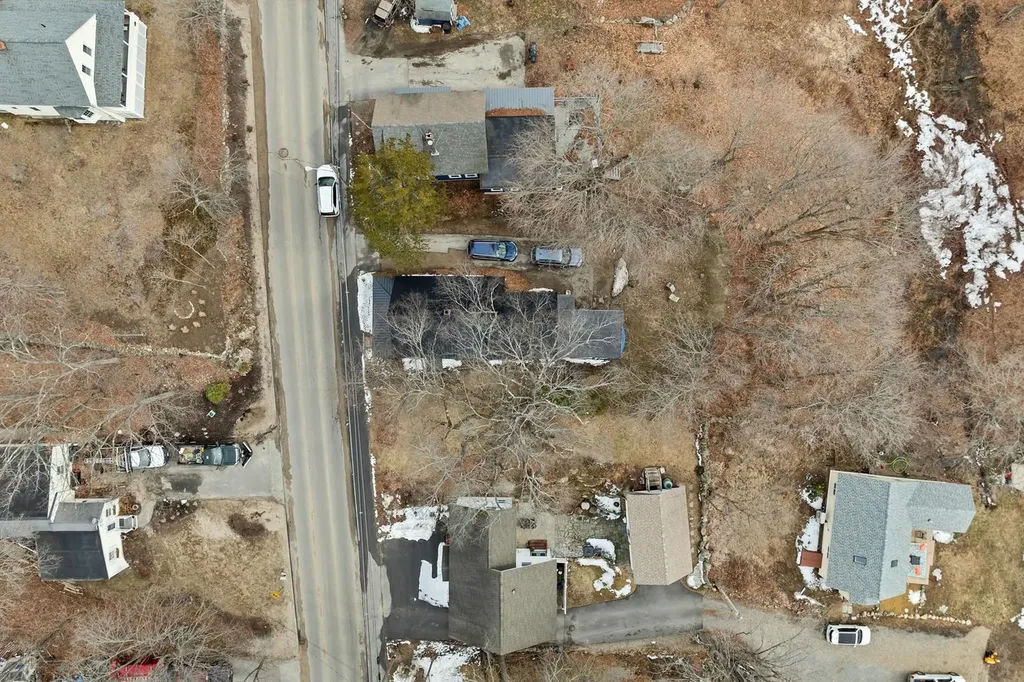 31 Pine Street Wolfeboro NH 03894-0000