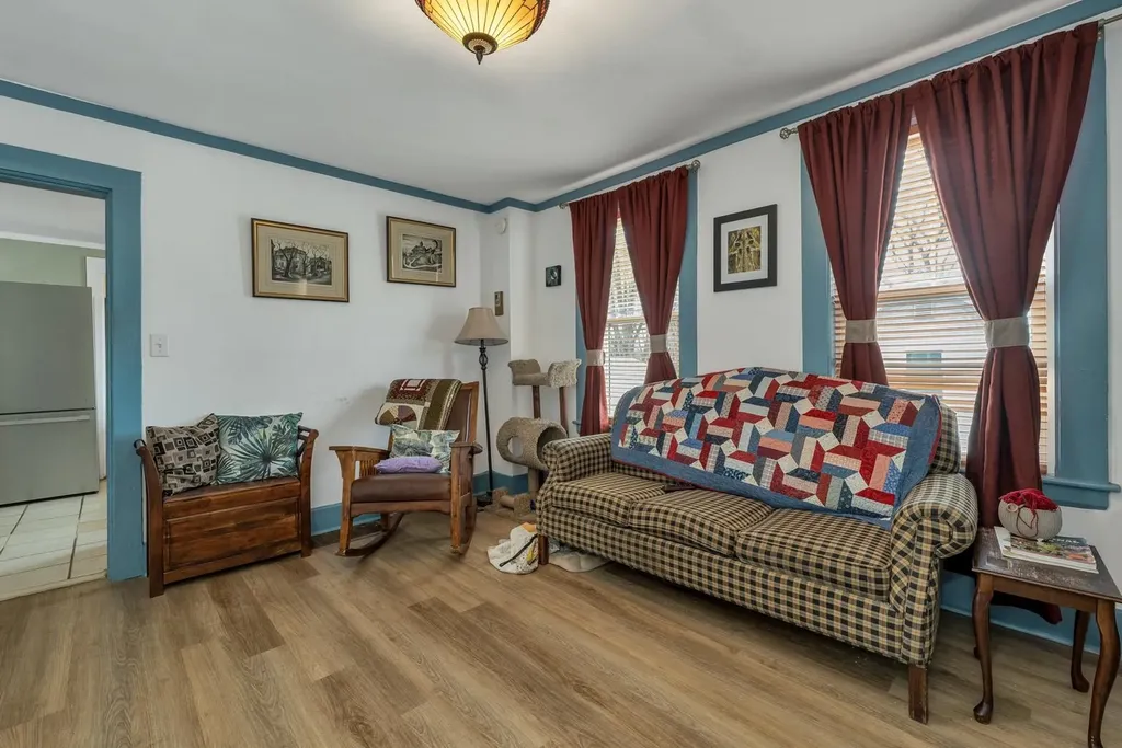 31 Pine Street Wolfeboro NH 03894-0000