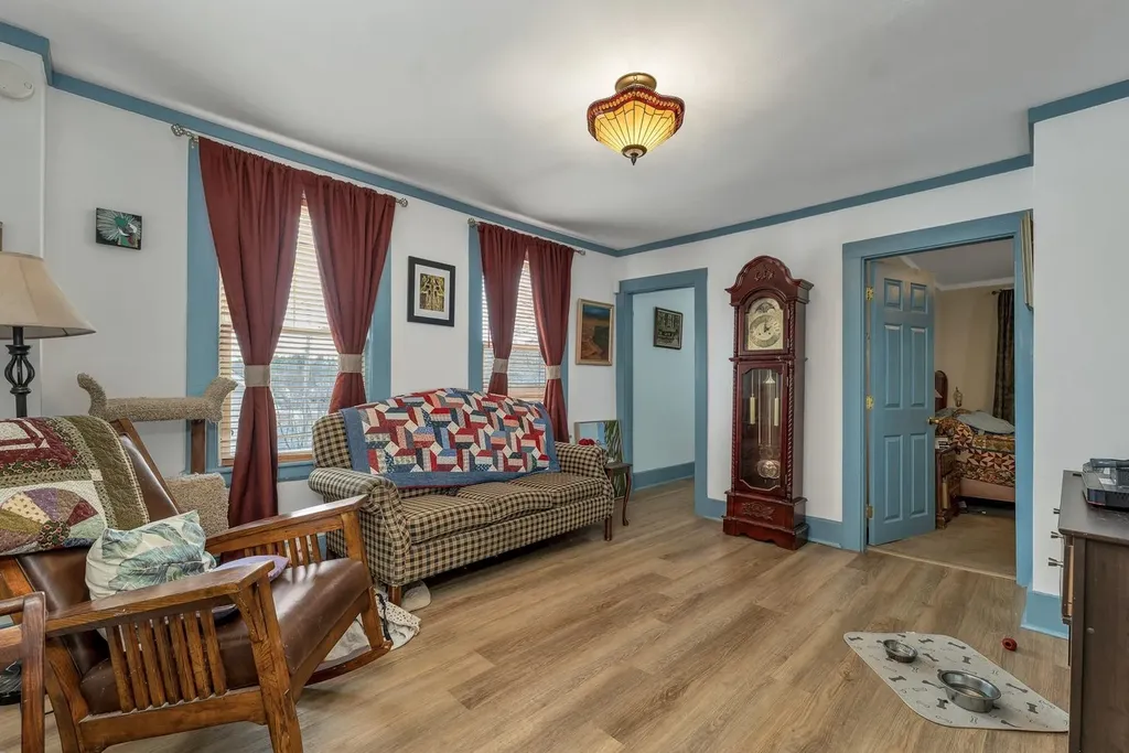 31 Pine Street Wolfeboro NH 03894-0000