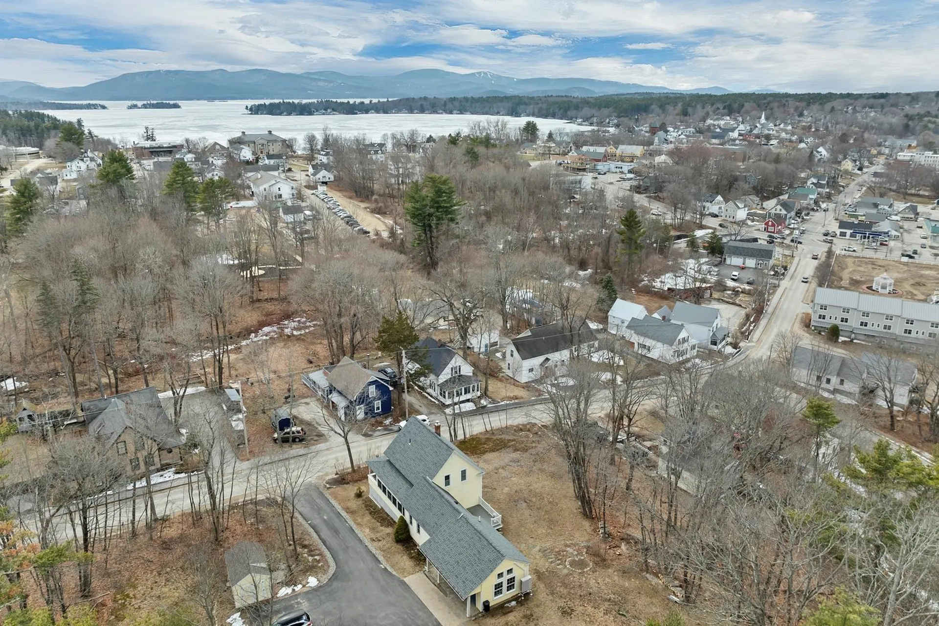 31 Pine Street Wolfeboro NH 03894-0000