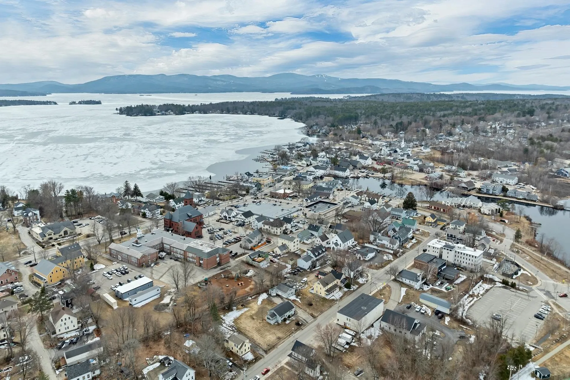 31 Pine Street Wolfeboro NH 03894-0000