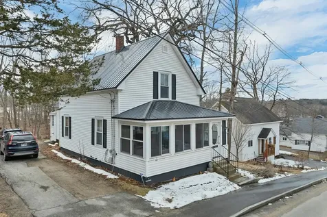31 Pine Street Wolfeboro NH 03894-0000