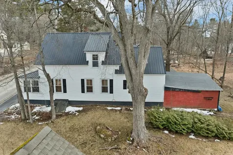 31 Pine Street Wolfeboro NH 03894-0000