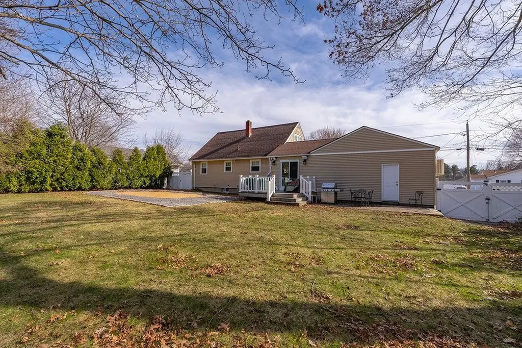 20 Colonial Drive Salem NH 03079