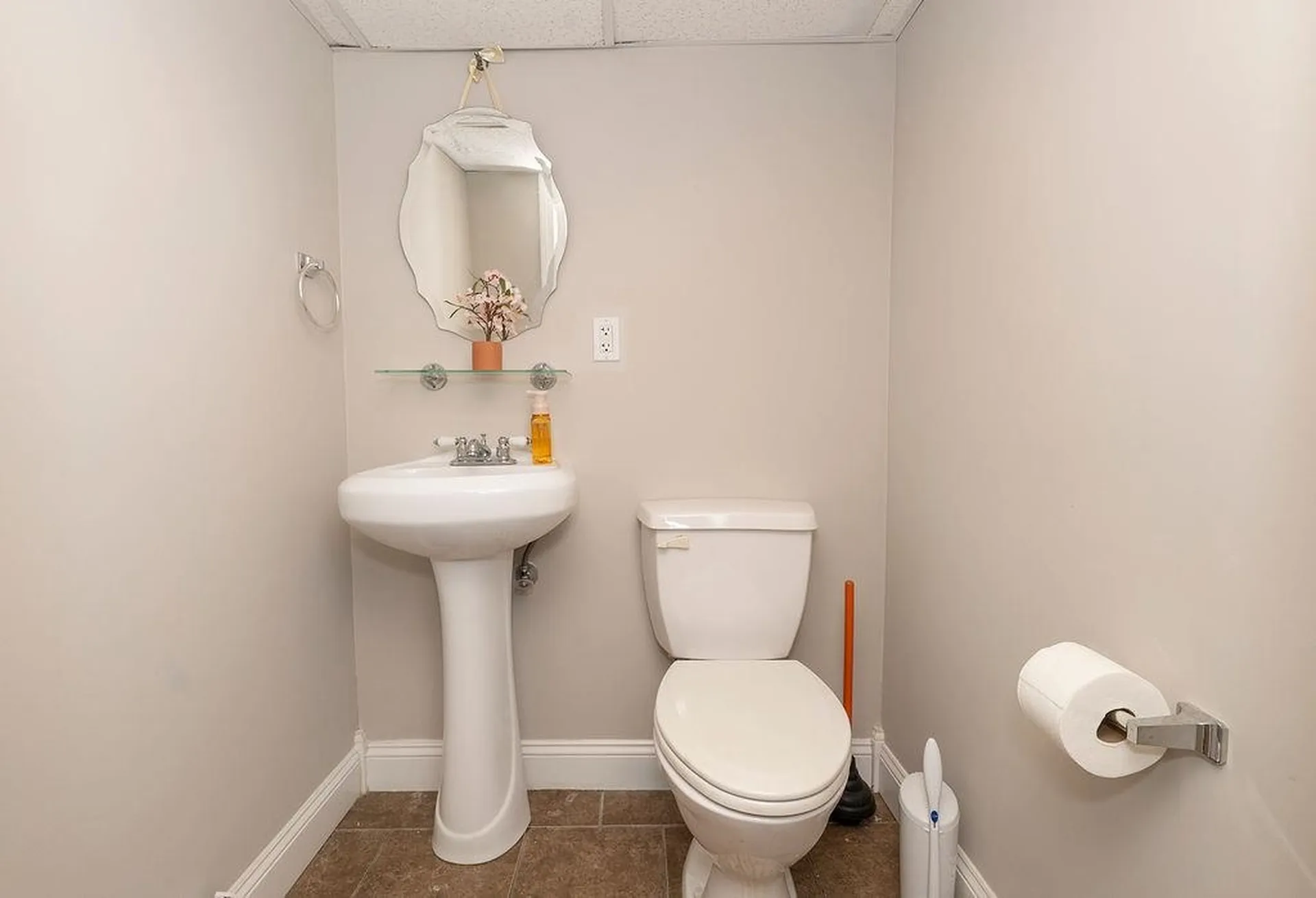 20 Colonial Drive Salem NH 03079
