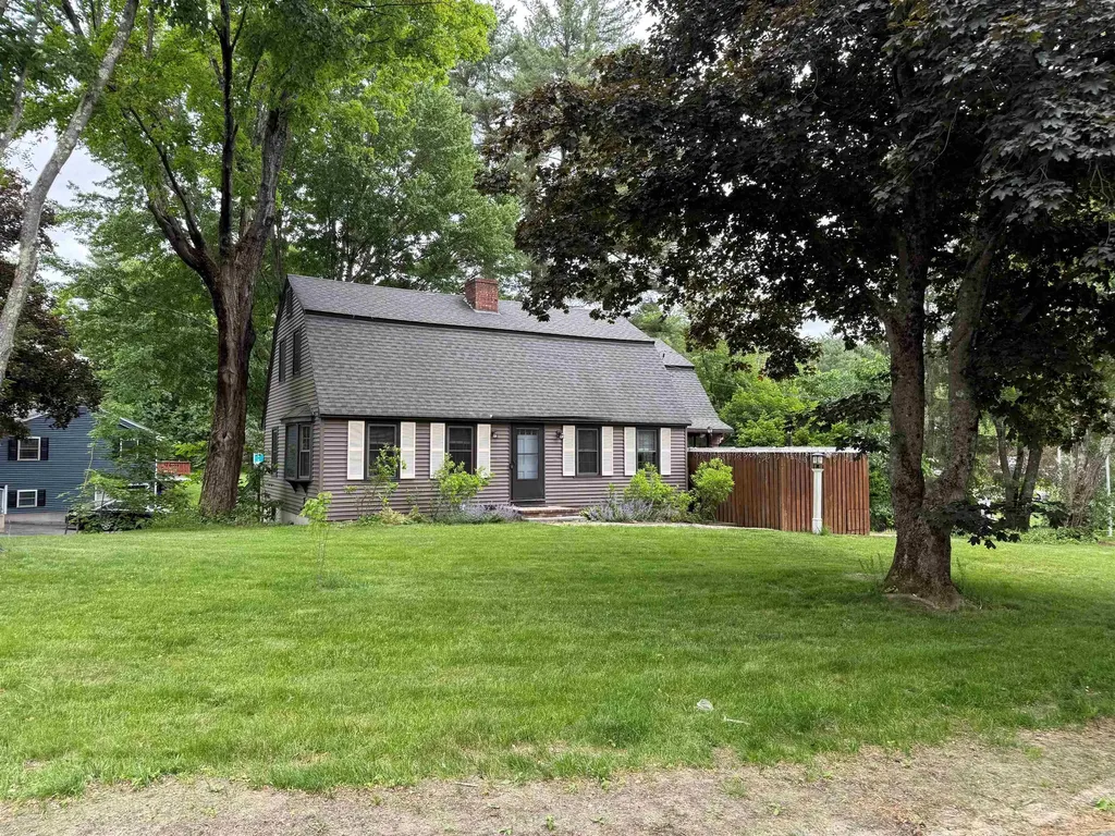 10 Martha Drive Derry NH 03038