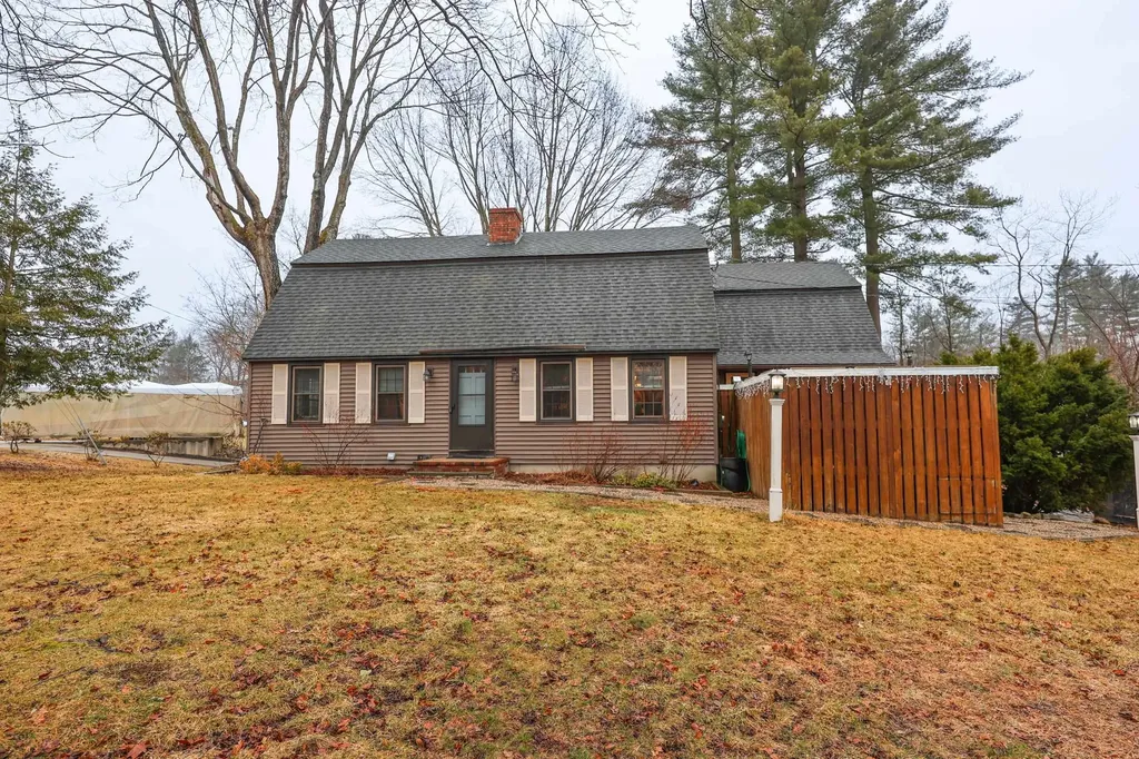 10 Martha Drive Derry NH 03038