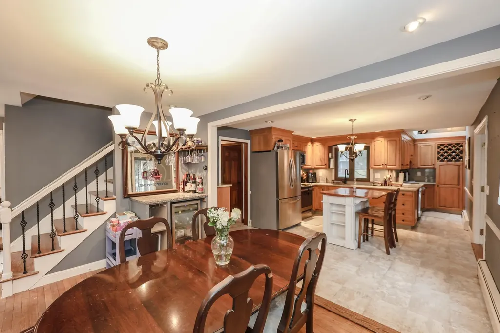 10 Martha Drive Derry NH 03038