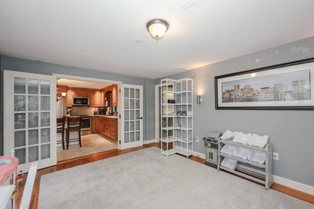 10 Martha Drive Derry NH 03038