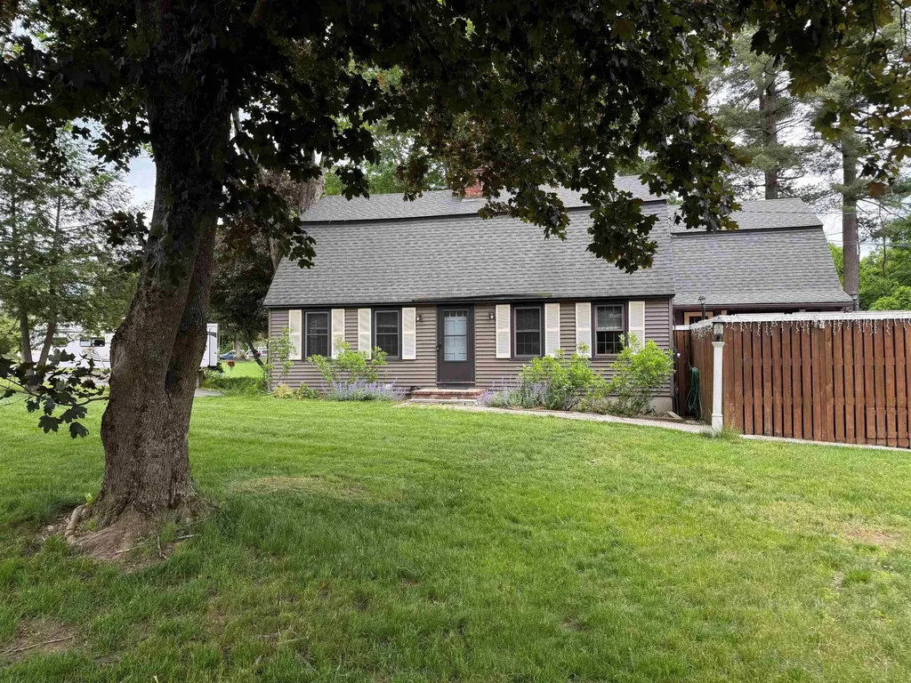 10 Martha Drive Derry NH 03038