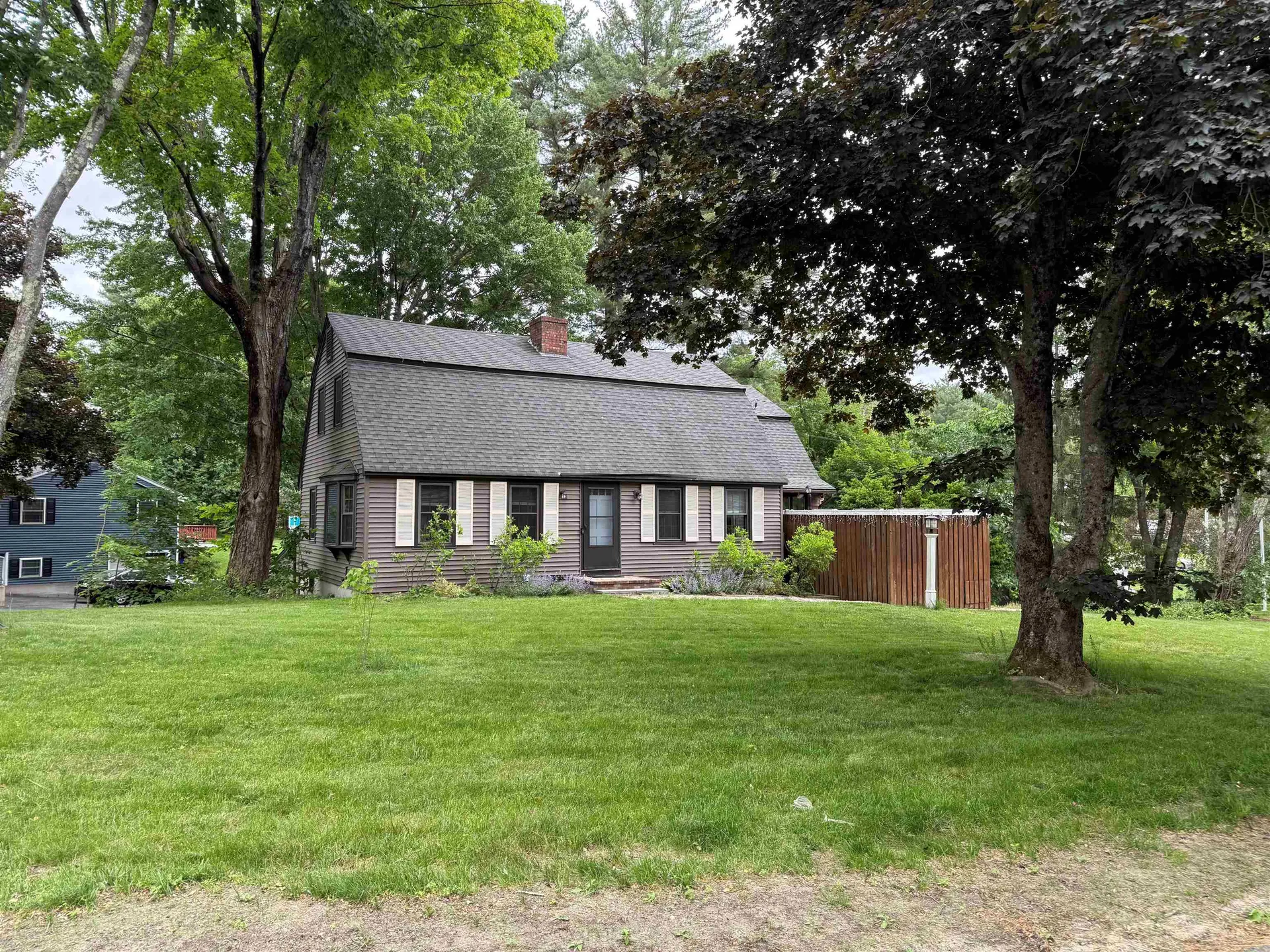 10 Martha Drive Derry NH 03038