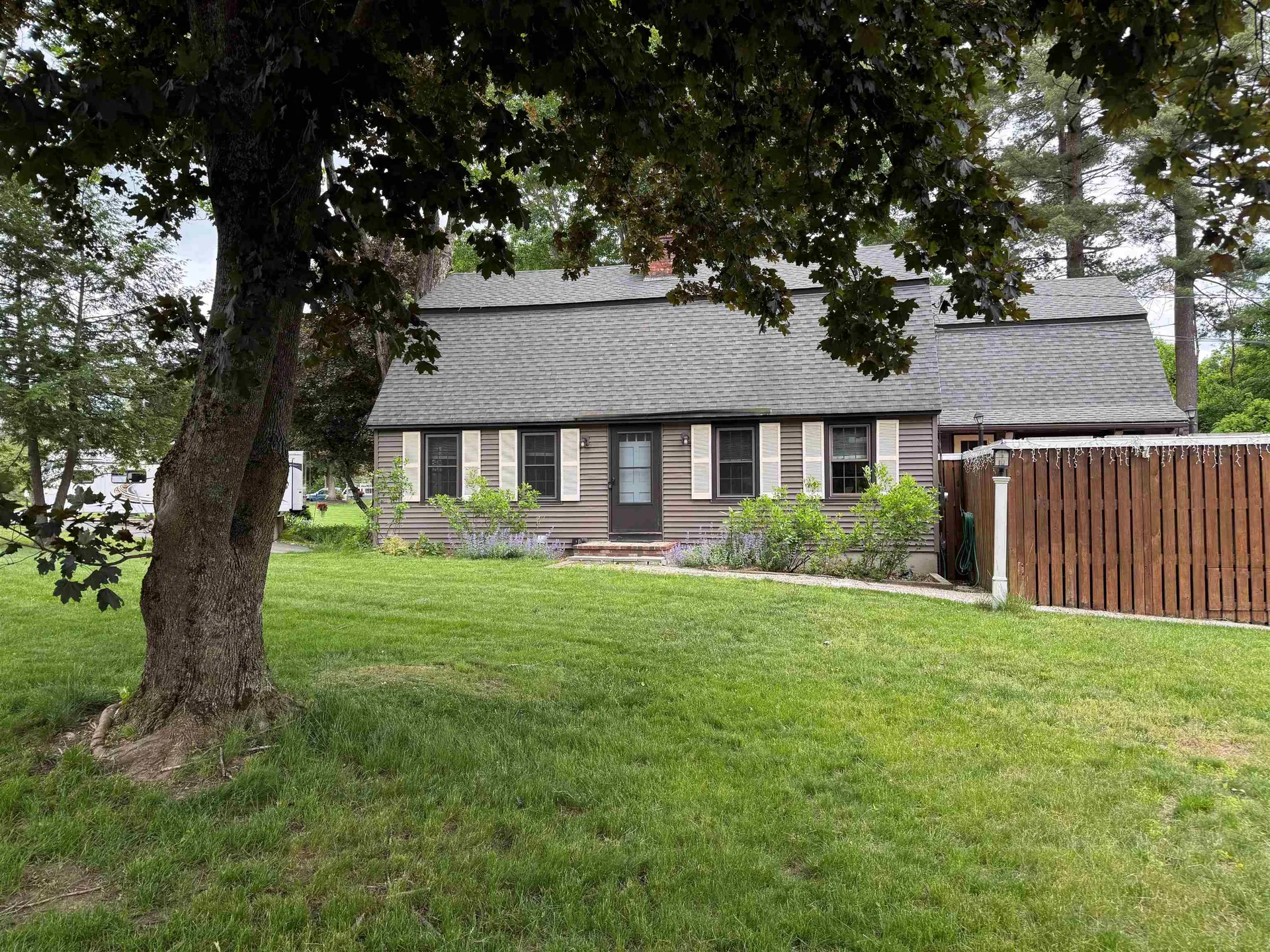 10 Martha Drive Derry NH 03038