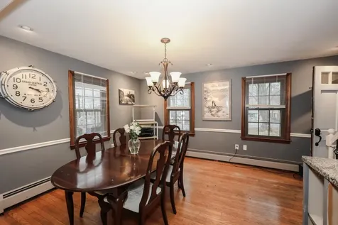 10 Martha Drive Derry NH 03038