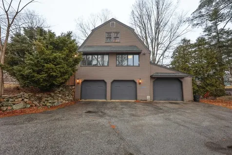 10 Martha Drive Derry NH 03038