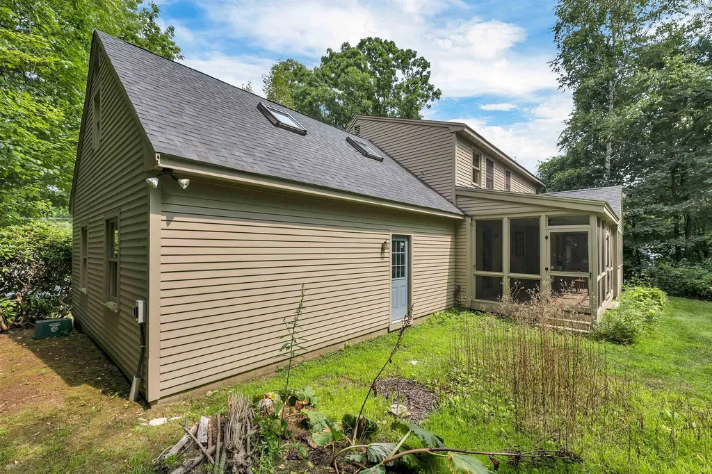 16 Birchwood Way Laconia NH 03246