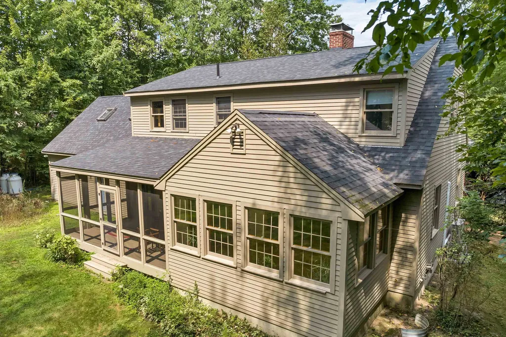 16 Birchwood Way Laconia NH 03246