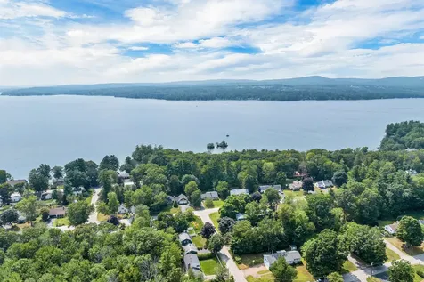 16 Birchwood Way Laconia NH 03246