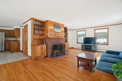 16 Birchwood Way Laconia NH 03246
