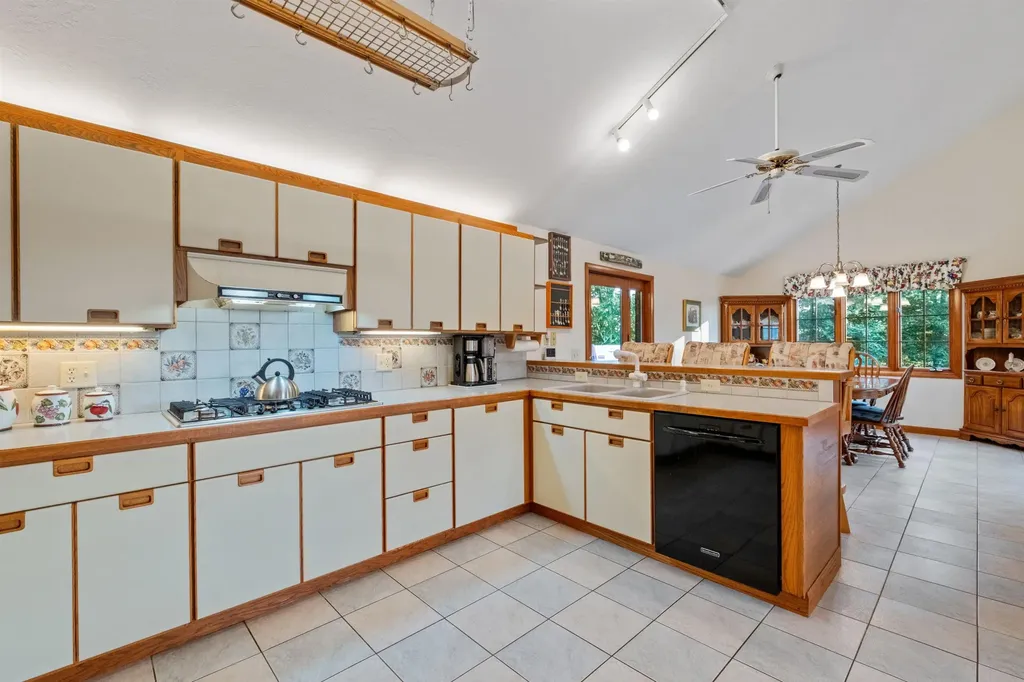 68 Woodwells Garrison Road Hopkinton NH 03229