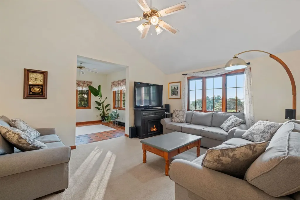 68 Woodwells Garrison Road Hopkinton NH 03229