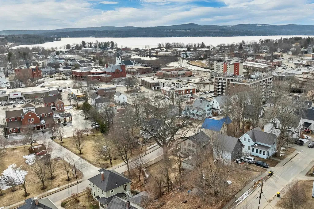 48 Baldwin Street Laconia NH 03246