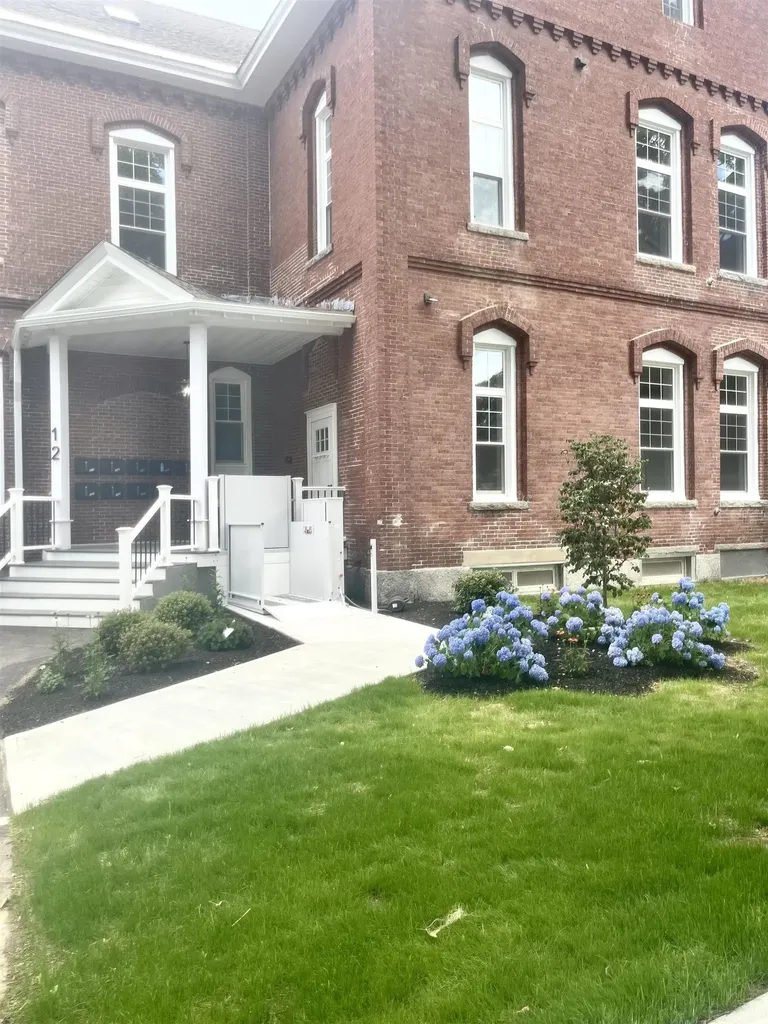 12 Cross Street Concord NH 03303